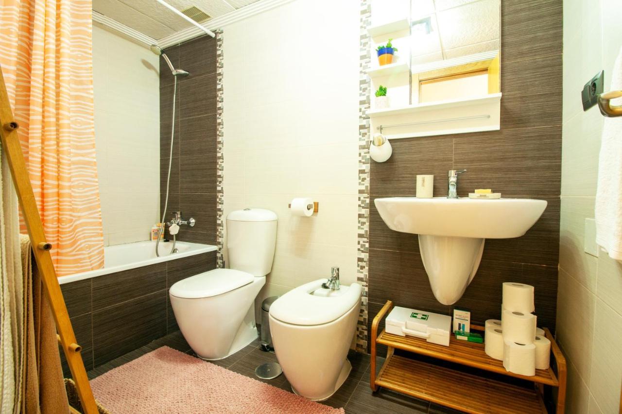 El Apartamento De Maria Jose Apartment Торевиеха Екстериор снимка