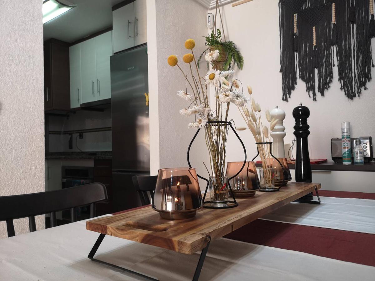 El Apartamento De Maria Jose Apartment Торевиеха Екстериор снимка